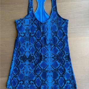 Blue Snake Print Tank Top 🔝